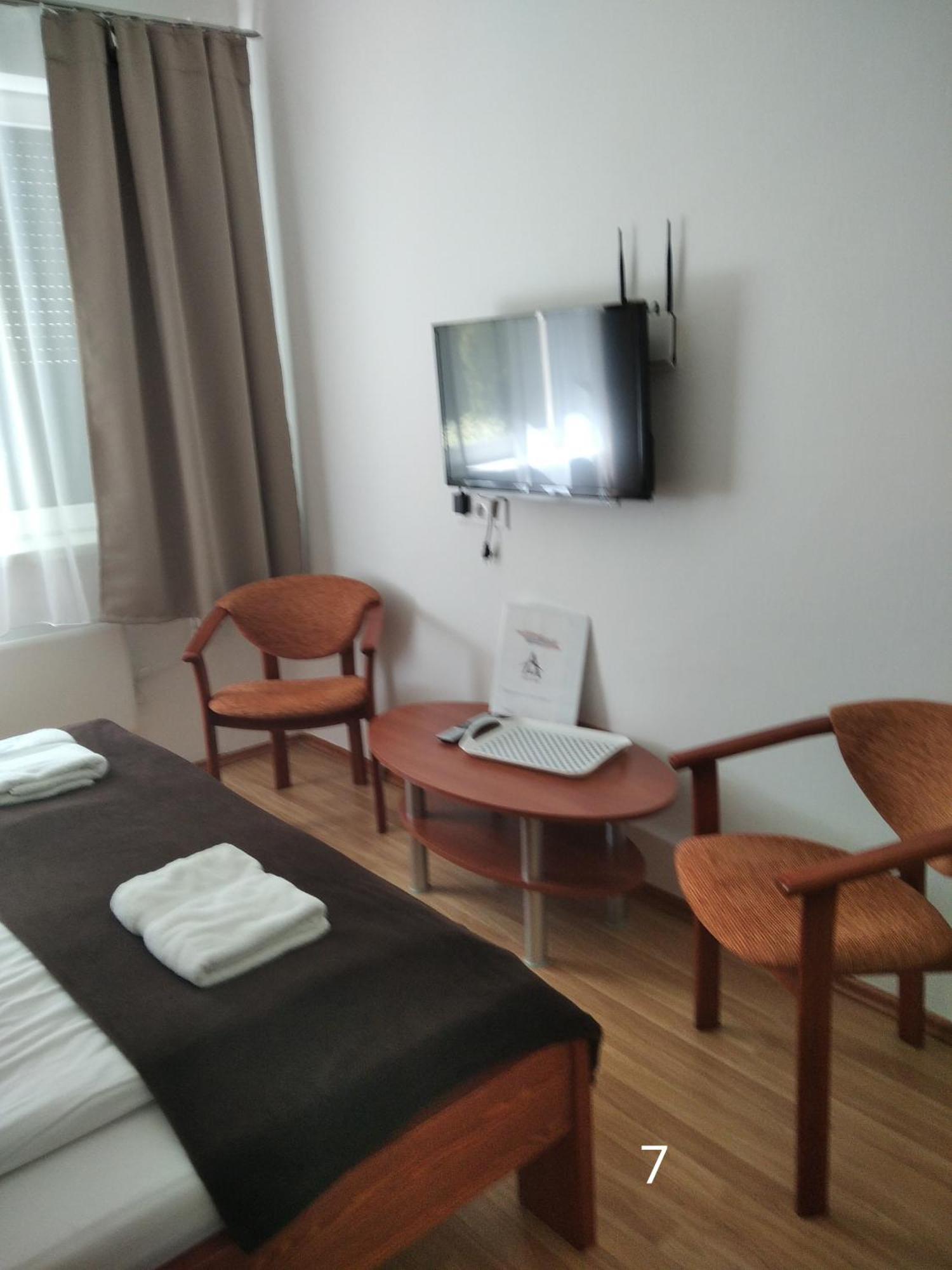 Andi-Haz Hotel Hajdúszoboszló Eksteriør billede