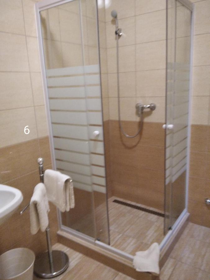 Andi-Haz Hotel Hajdúszoboszló Eksteriør billede
