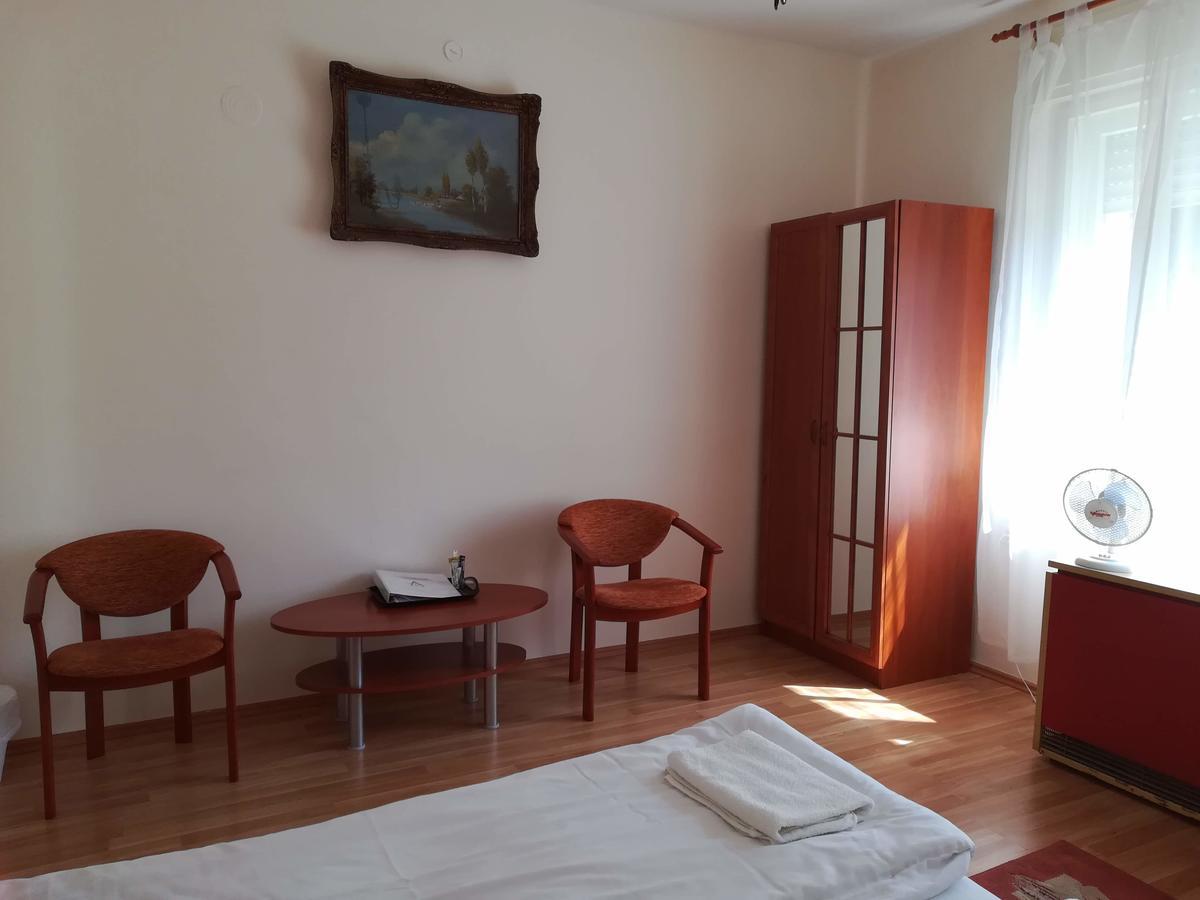 Andi-Haz Hotel Hajdúszoboszló Eksteriør billede